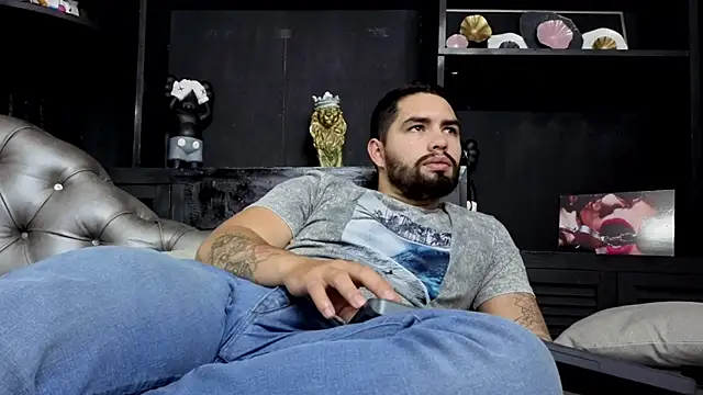 matteosantos: онлайн-секс-чат