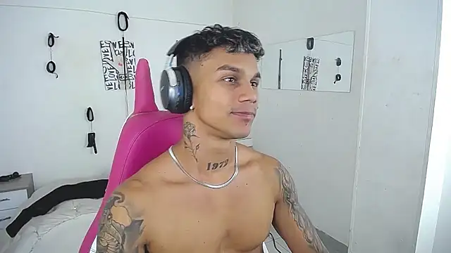 Leonard_Price webkamerás műsora