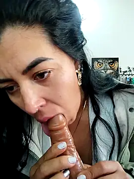 XXX chat uživo modela Luianna