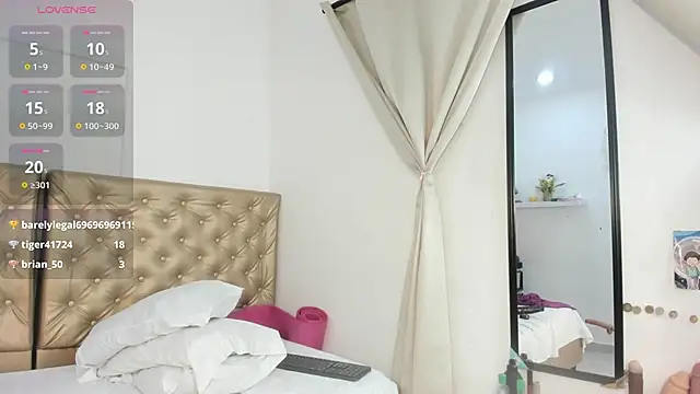 XXX chat uživo modela Alessiiaa_