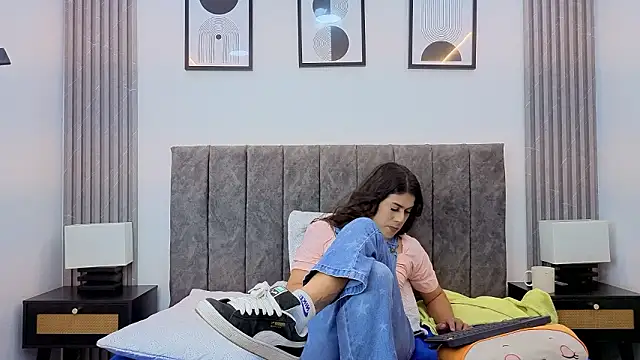 Chatroom XXX en direct de Luciana_Ortiz1