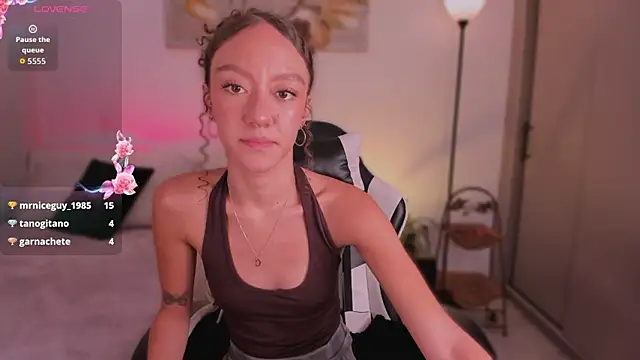 XXX chat uživo modela ChloeMoreti