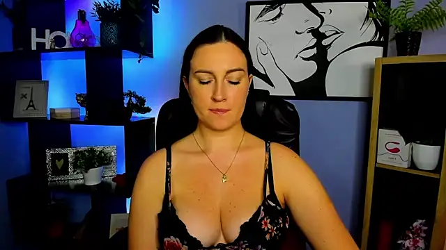 XXX chat uživo modela FUN_AMI