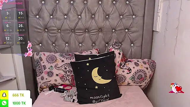 LAILAGUMMY élő XXX-chatje