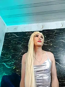 crislingery_dolli élő XXX-chatje