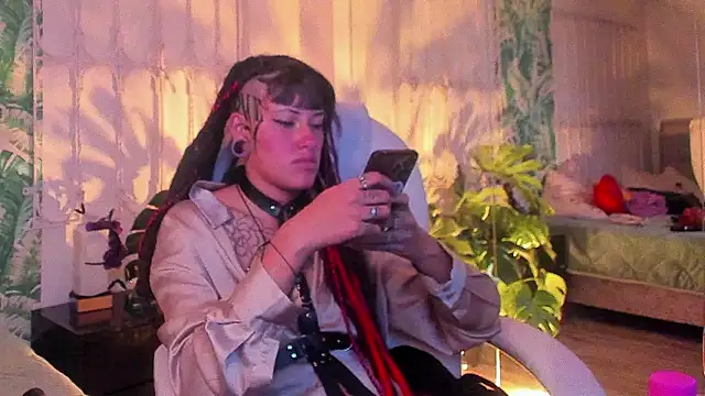 _sharlotte777 即時 XXX 聊天