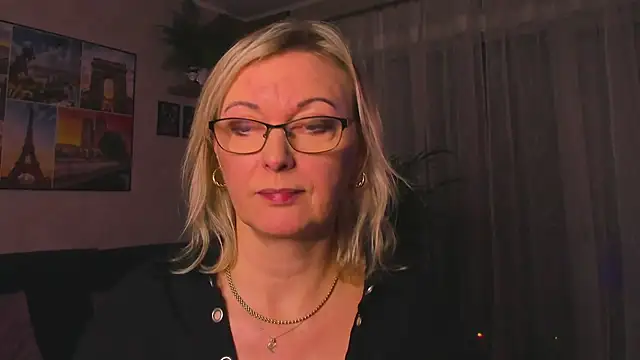 Pokazy przed kamerką – vanessa_chat