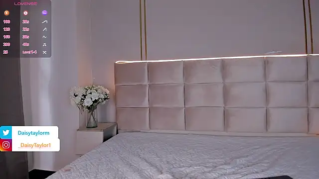 Chatroom XXX en direct de DaisyTaylor__