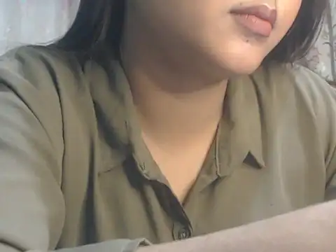 NancyRuvi élő XXX-chatje