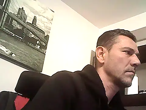 mastercharisma35 Adlı Modelin Canlı XXX Sohbeti