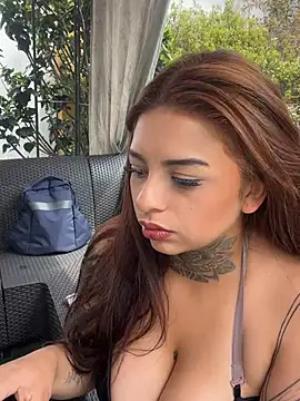 EmilyMoore_Pink Show in webcam