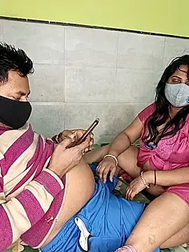 Show modela Doly_Bhabhi na web-kameri