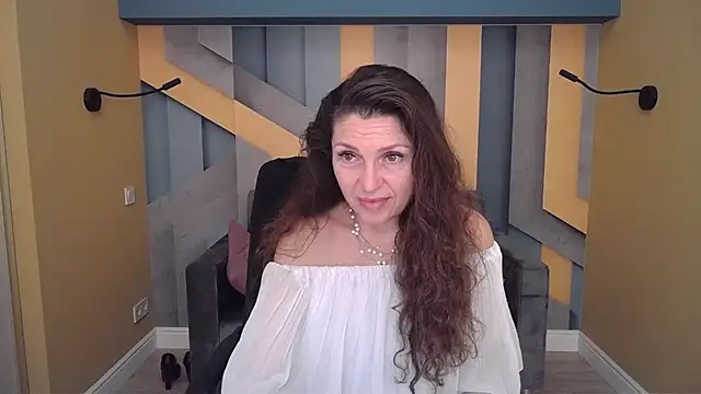 EllaLong's Live XXX Chat