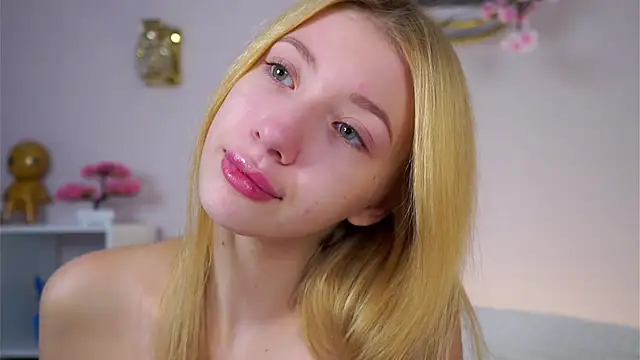 SunnivaCovil's Live XXX Chat