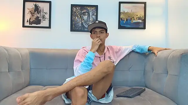 PRETTY_SEX1's Live XXX Chat