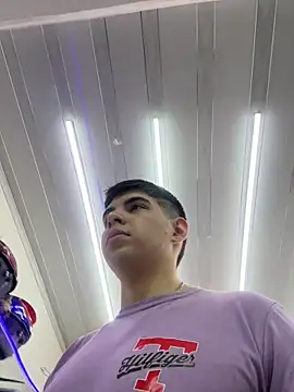 Chat +18 de Johan_stick ao vivo