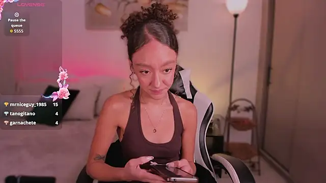 XXX chat uživo modela ChloeMoreti