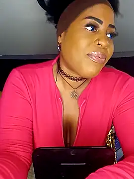 AmazonianMistress élő XXX-chatje