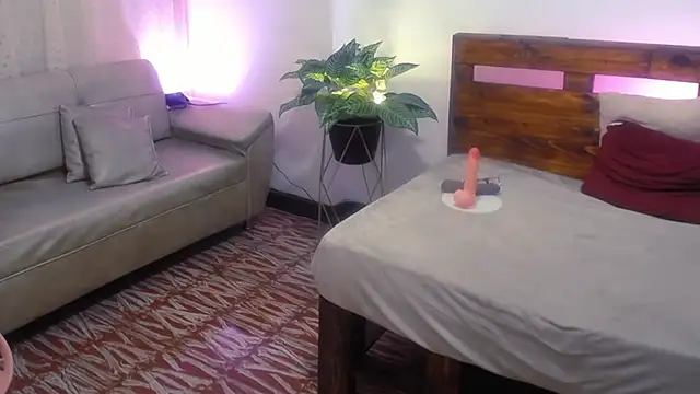 Yeseniaa25_のライブXXXチャット