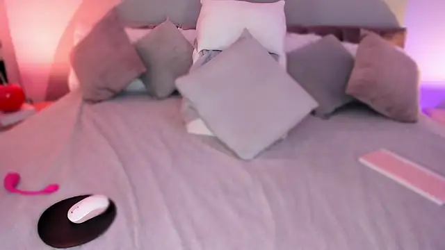 Nicolle_W: онлайн-секс-чат