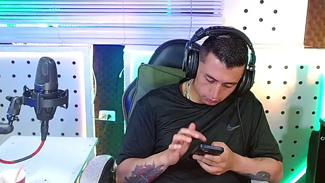 Chat +18 de Godofcumxxx ao vivo