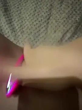 Chat +18 de anonimgirl18old ao vivo