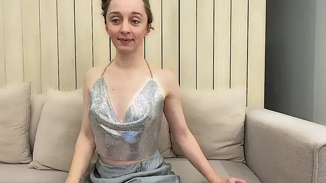 Chat +18 de ShySchoolGirl ao vivo