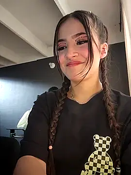 Celeste_Moretti's Live XXX Chat