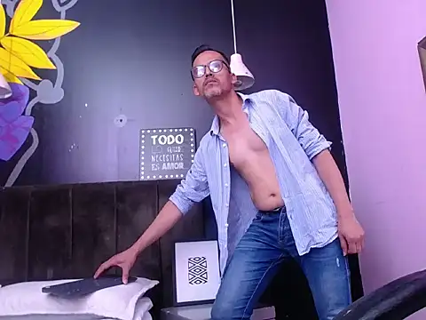 Oswalldo__'s Live XXX Chat