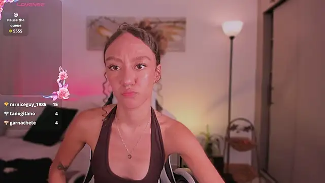 Živý XXX chat ChloeMoreti