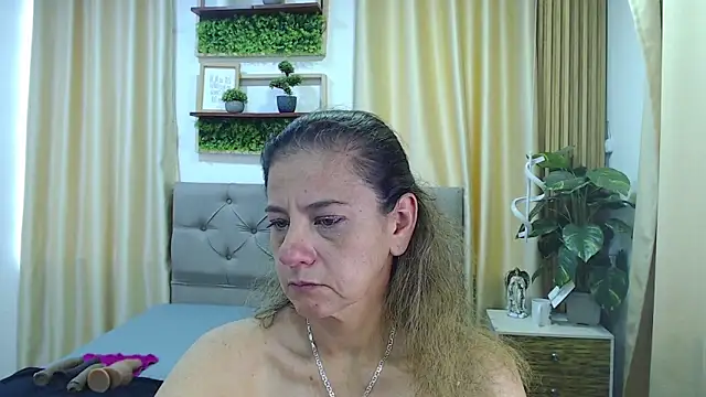 sasi_luna Chat XXX in diretta