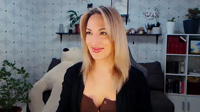 MillaXQueen's Live XXX Chat