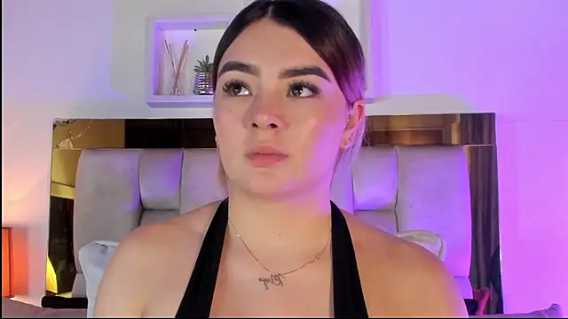 Chat +18 de emmy_r ao vivo