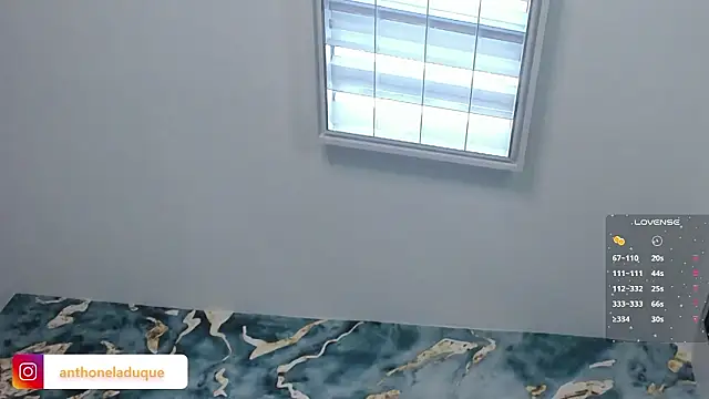 AnthonelaDuqueのライブXXXチャット