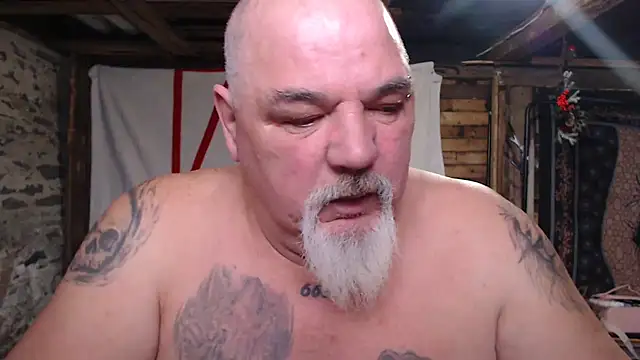 Chat +18 de Newfiesausage1972 ao vivo