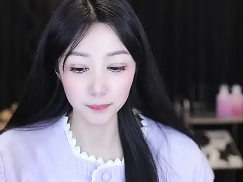 Nuyoah-77 Chat XXX live