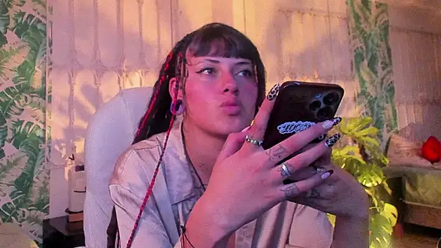 XXX chat uživo modela _sharlotte777