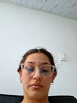 Ary-18's Live XXX Chat