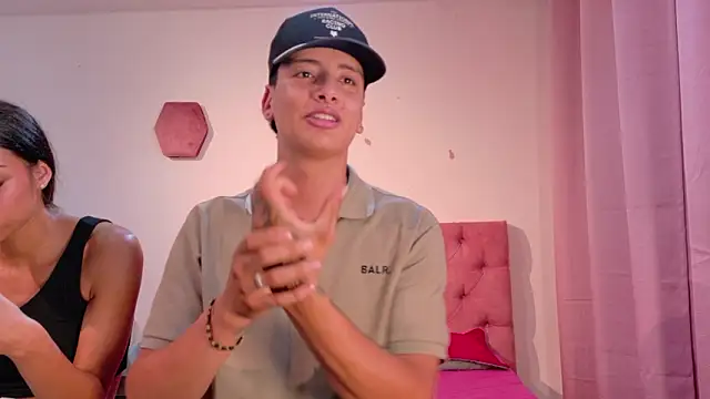 Chat +18 de two_milkyway ao vivo