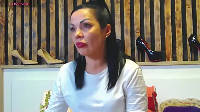 XXX chat uživo modela Tory_Lovi