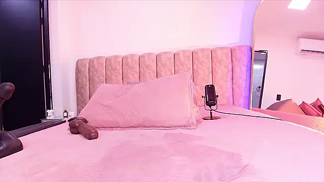 Auroraa_miller's Live XXX Chat