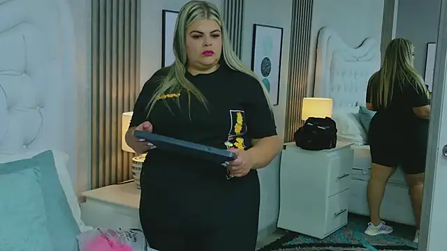 XXX chat uživo modela KiimBrooks