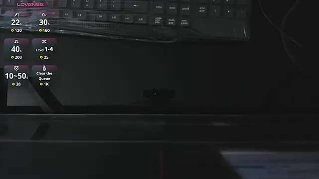 July_Adams 现场XXX聊天