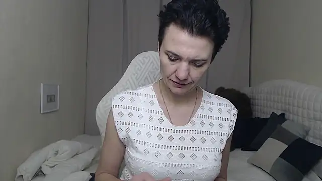 AvaSaturnian: απευθείας συνομιλία ΧΧΧ