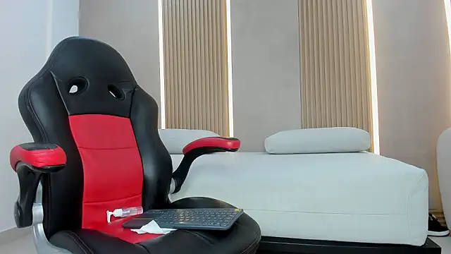 emily_kovac's Live XXX Chat