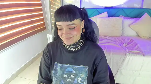 XXX chat uživo modela Antonela_vargas