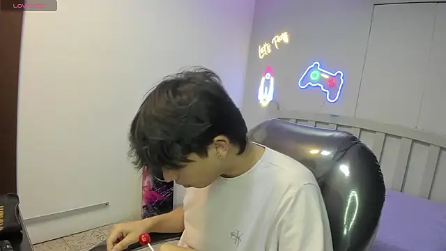 دردشة StiwenTwink الجنسية المباشرة