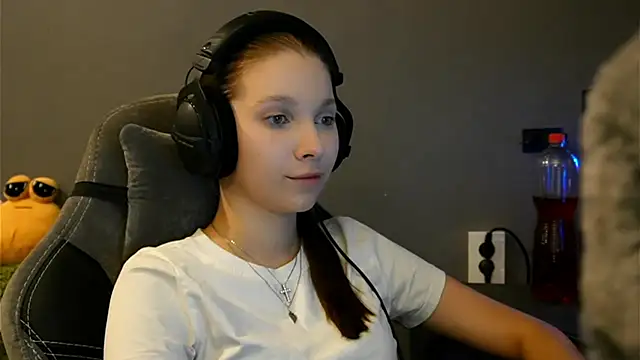 XXX chat uživo modela Softixq
