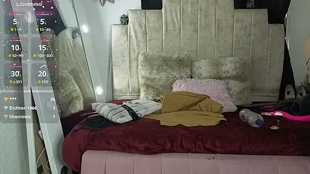 Laura_hotmilf 现场XXX聊天