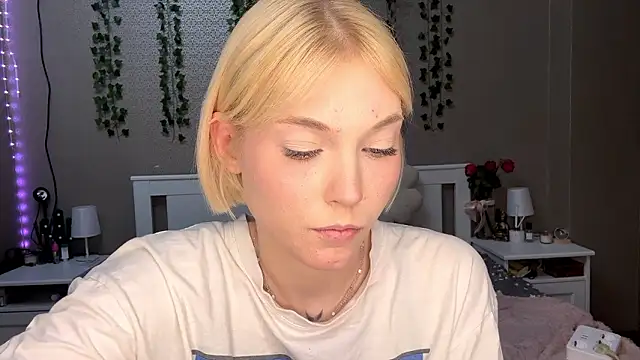 LlsabethHaze's Live XXX Chat